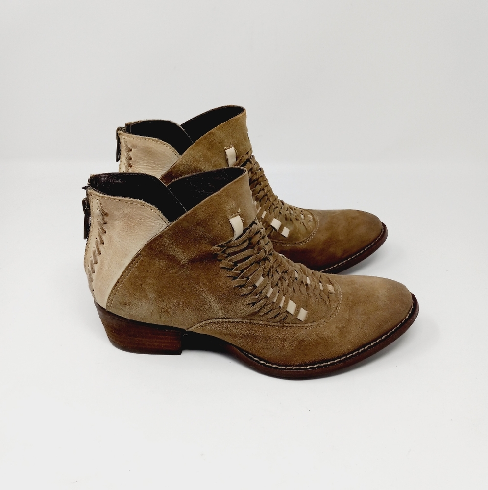 $150 Rebels Cori Suede Leather Ankle Bootie Size 7.5